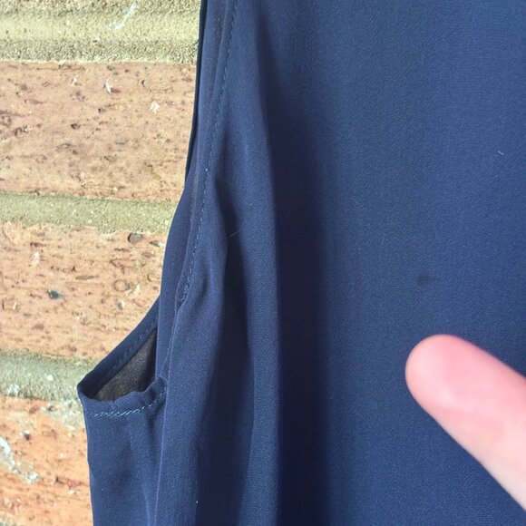 Joie Silk Blouse M Sleeveless Top Navy Blue Pleated Button Down Medium - Picture 5 of 5